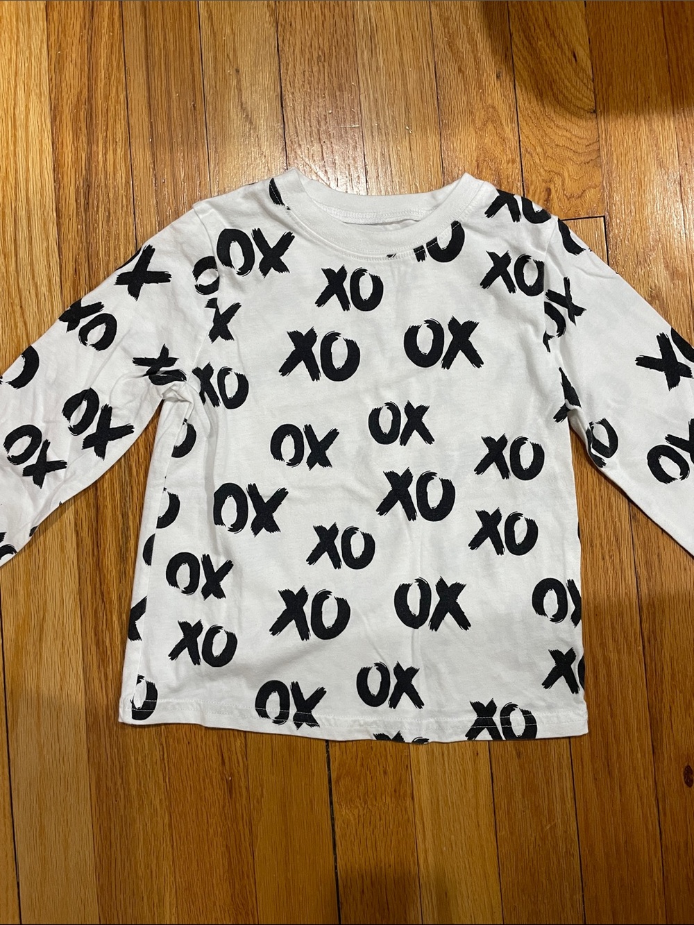 Kids White Long-Sleeve 'XO' Graphic Tee - Picture 1 of 1